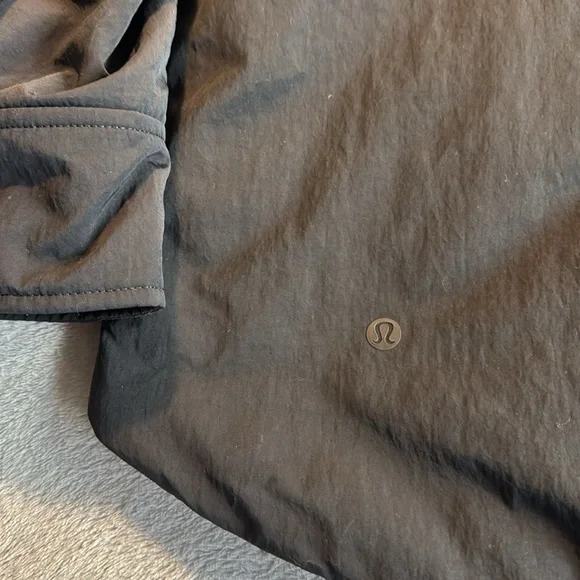 Lululemon Lightweight Insulated Shirt Jacket - Picture 11 of 16